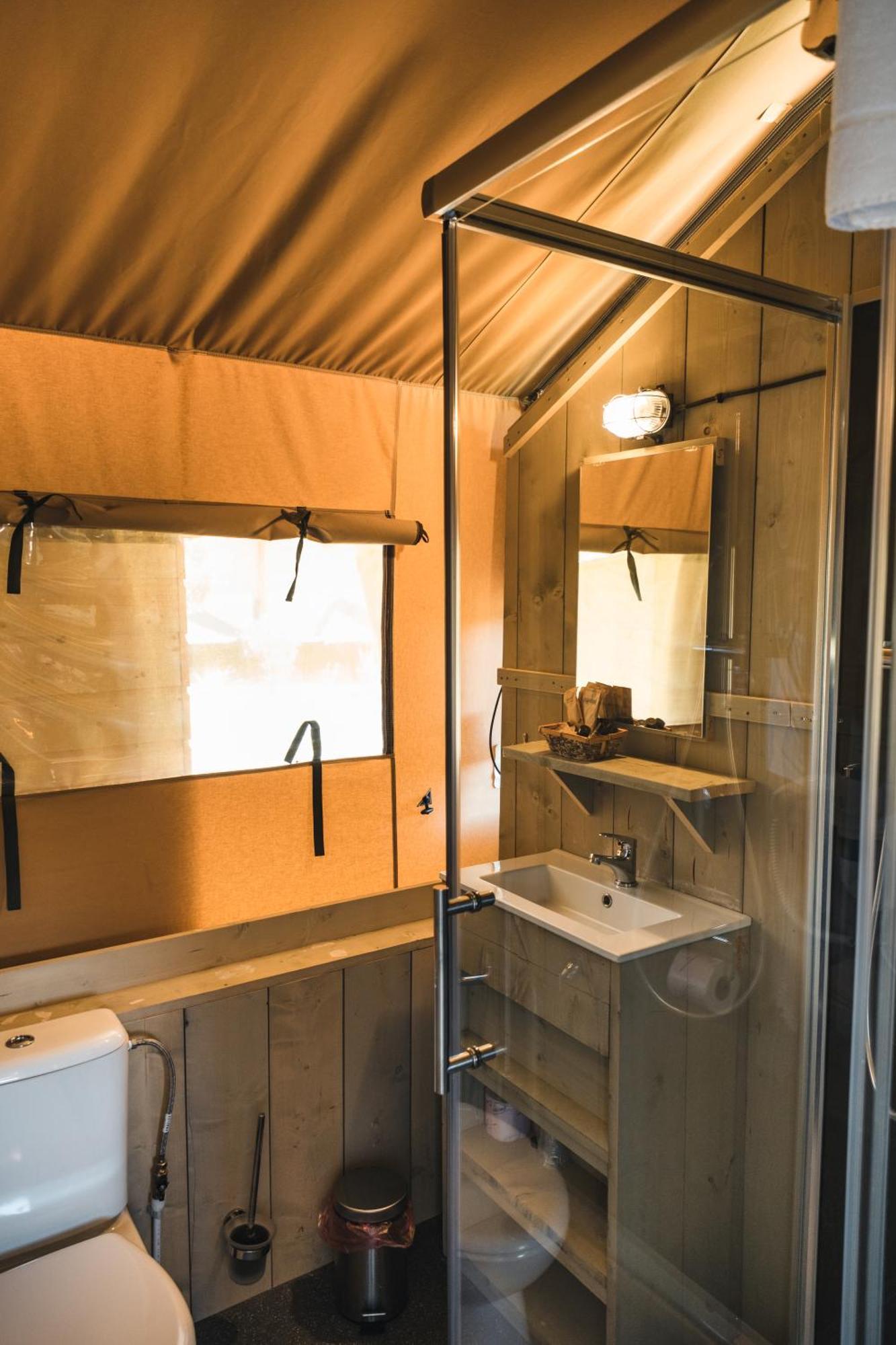 Отель Glamping Le Tegole Рипарбелла Экстерьер фото