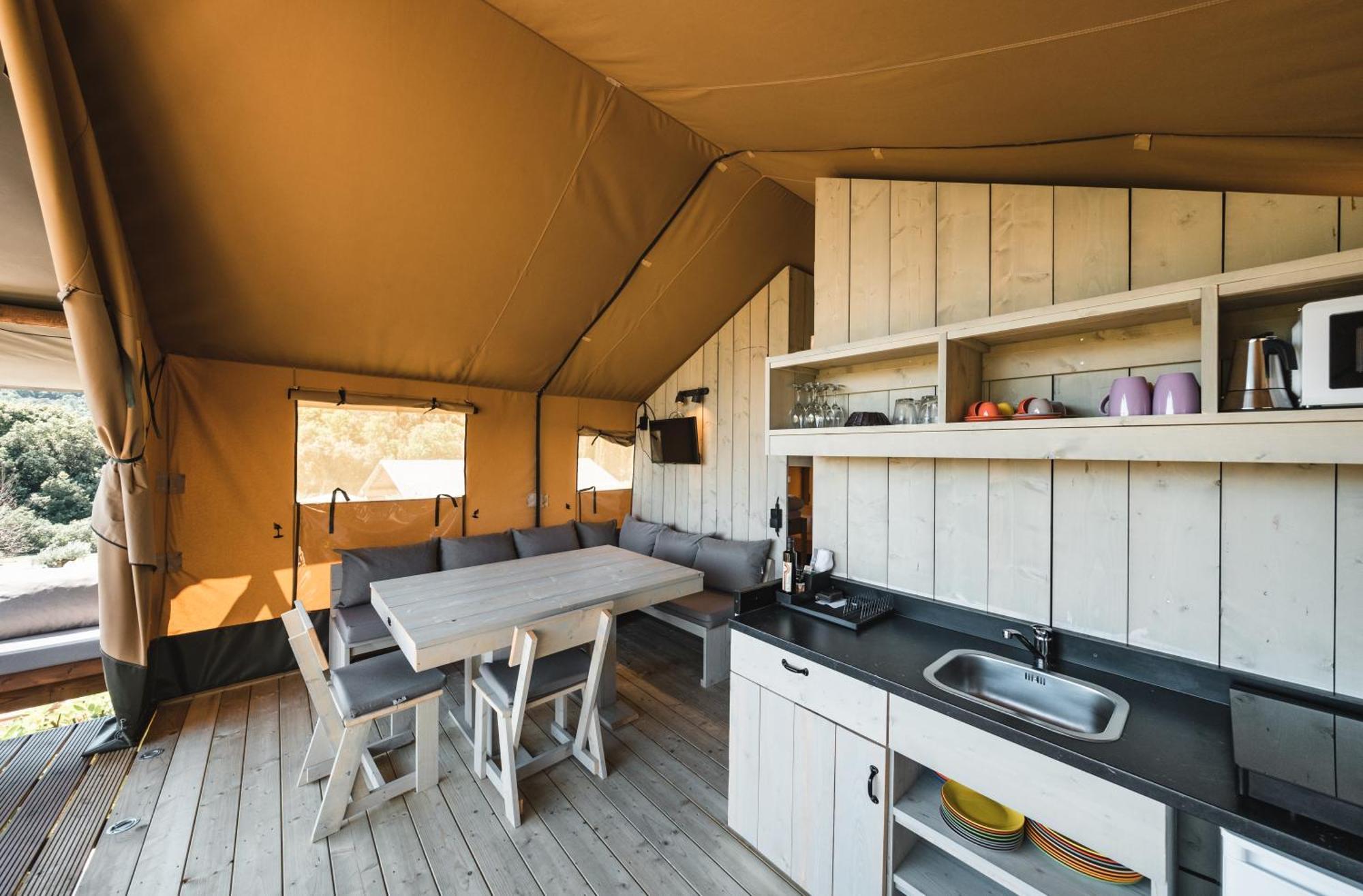 Отель Glamping Le Tegole Рипарбелла Экстерьер фото