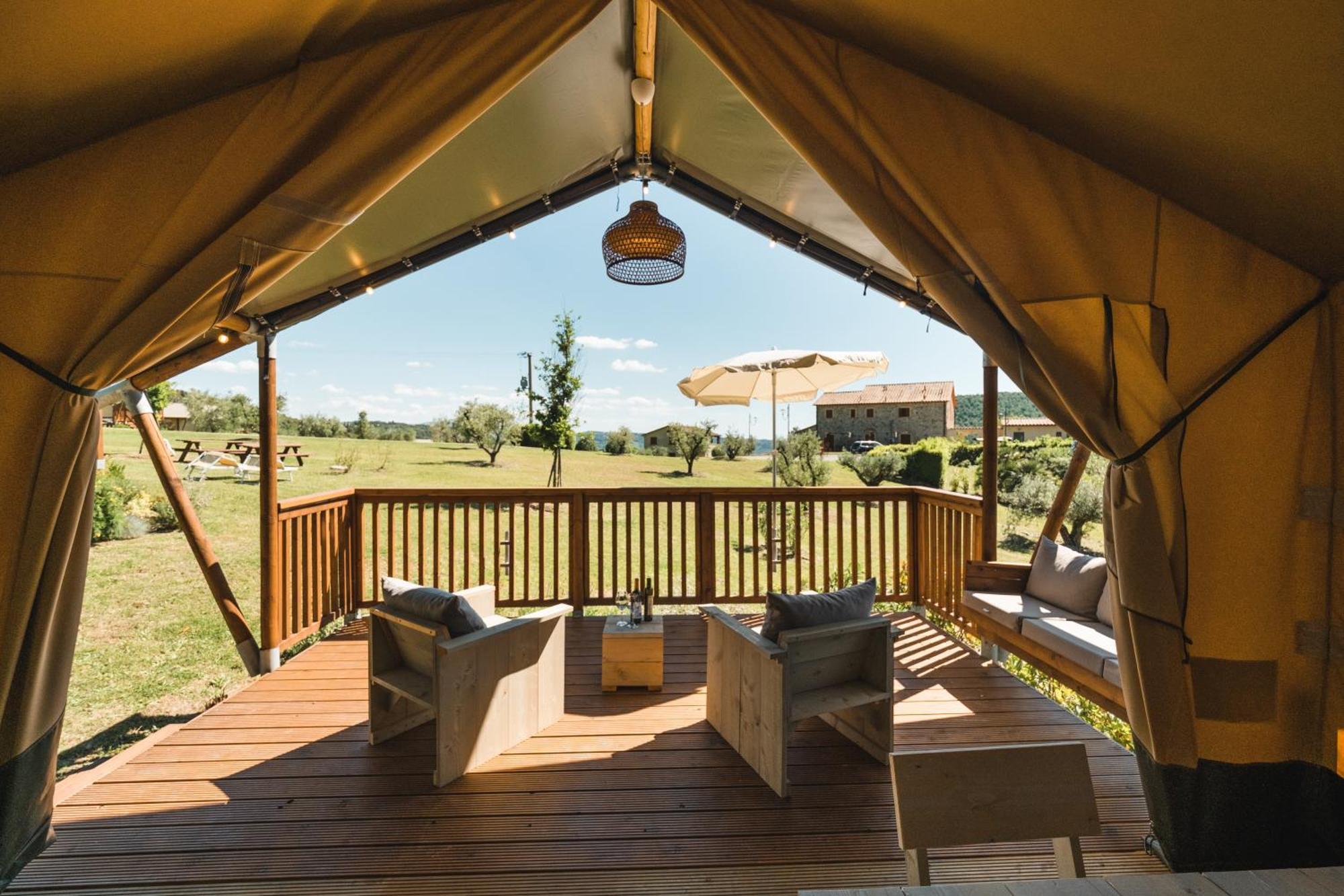 Отель Glamping Le Tegole Рипарбелла Экстерьер фото